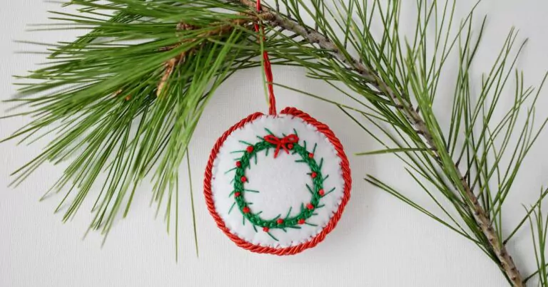 DIY-Weihnachtsschmuck mit Kranzstickerei